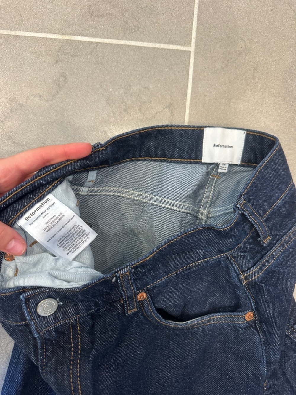 Reformation Rui Lived In Baggy Jean - Picture 2 of 2